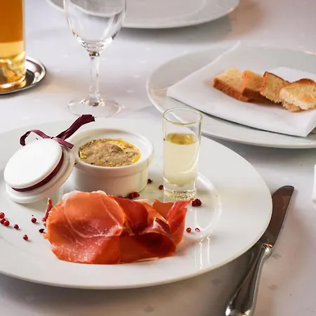 Logis Hotel & Restaurant Bergeret Sport-3